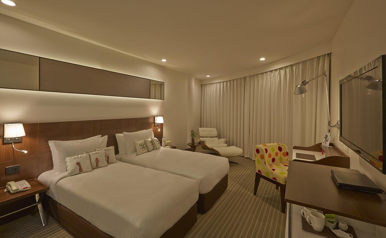 K10 Hotel Vadodara Exterior foto